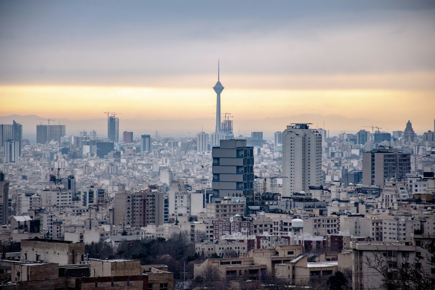 گزارش از برآورد اکتبر صندوق: اقتصاد ایران در ۲۰۲۶ کوچک‌تر می‌شود؛ تصویر توضیحی